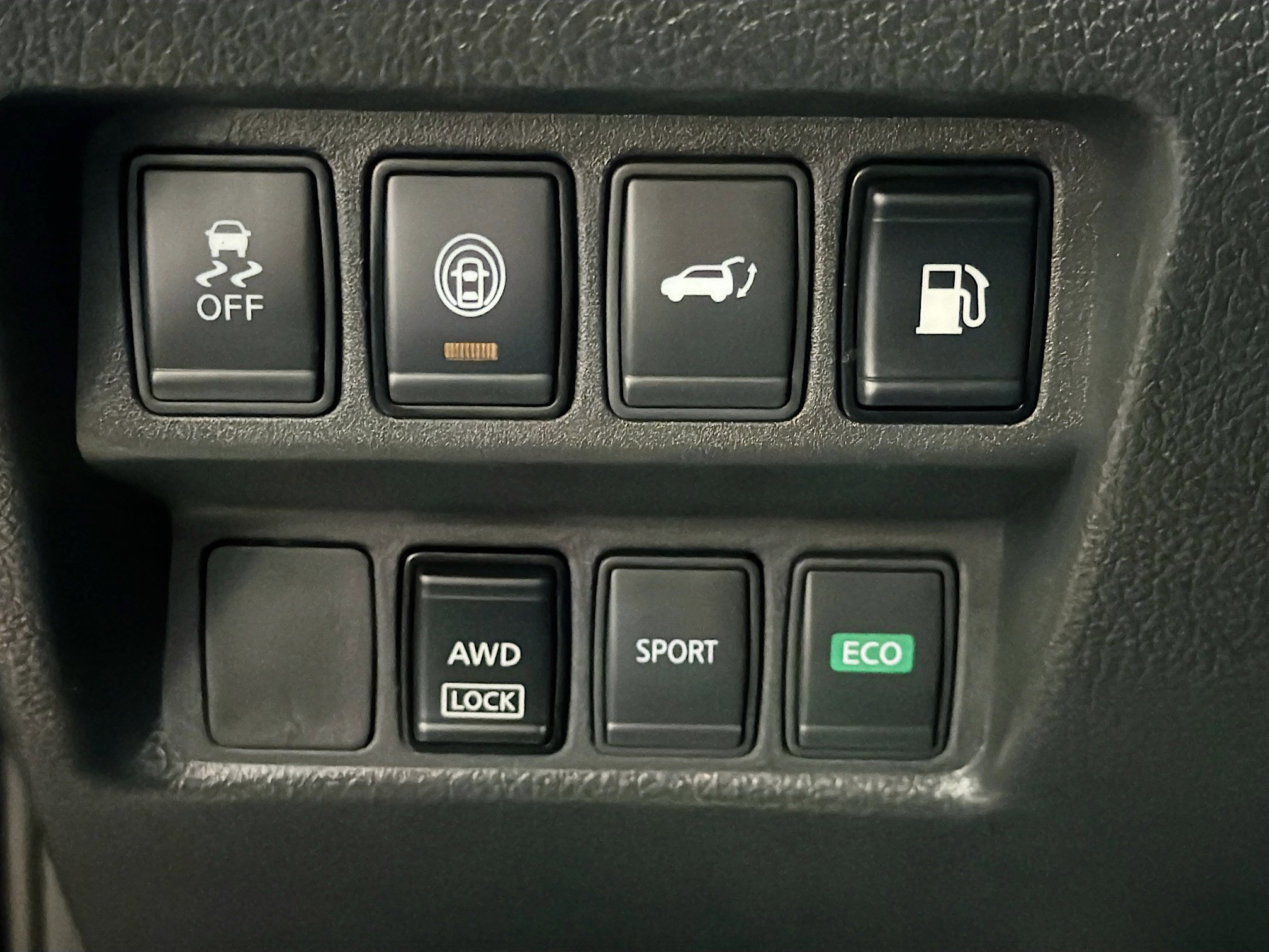 Used 2020 Nissan Rogue SV AWD/4WD image 17