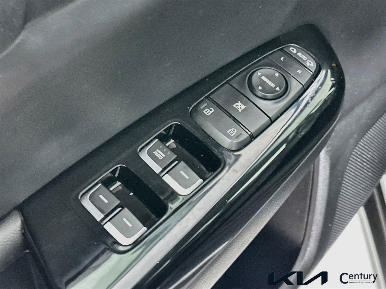 Used 2022 Kia Sportage EX FWD image 17