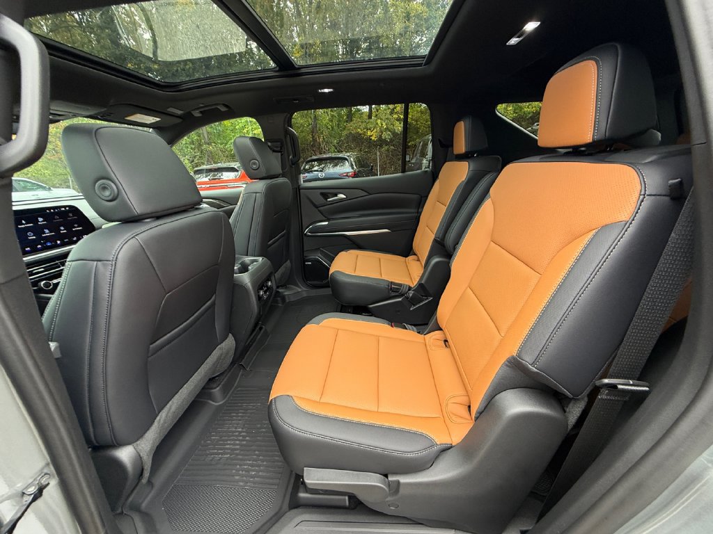 New 2027 Chevrolet Traverse Z71 w/ Enhanced Driving Package AWD/4WD image 27