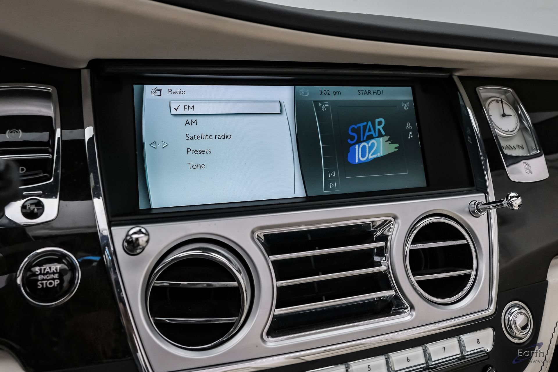 Used 2017 Rolls-Royce Dawn RWD image 89