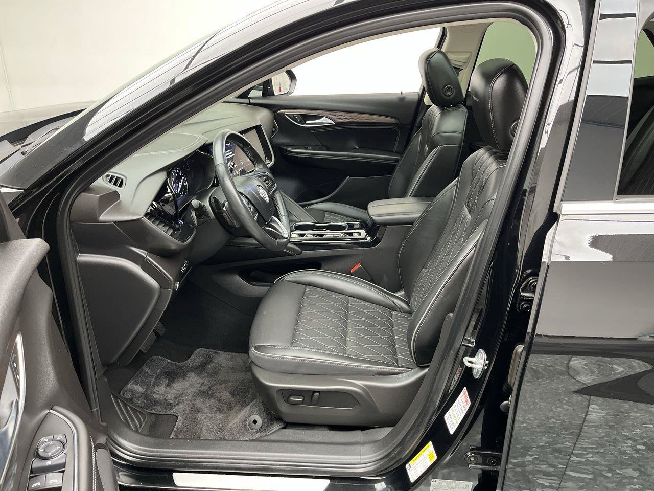 Certified 2023 Buick Envision Avenir AWD/4WD image 3