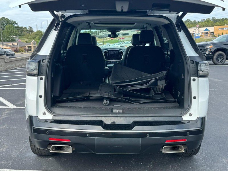Used 2021 Chevrolet Traverse Premier w/ Redline Edition AWD/4WD image 5