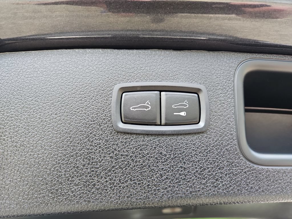 Certified 2026 Porsche Macan AWD/4WD image 27
