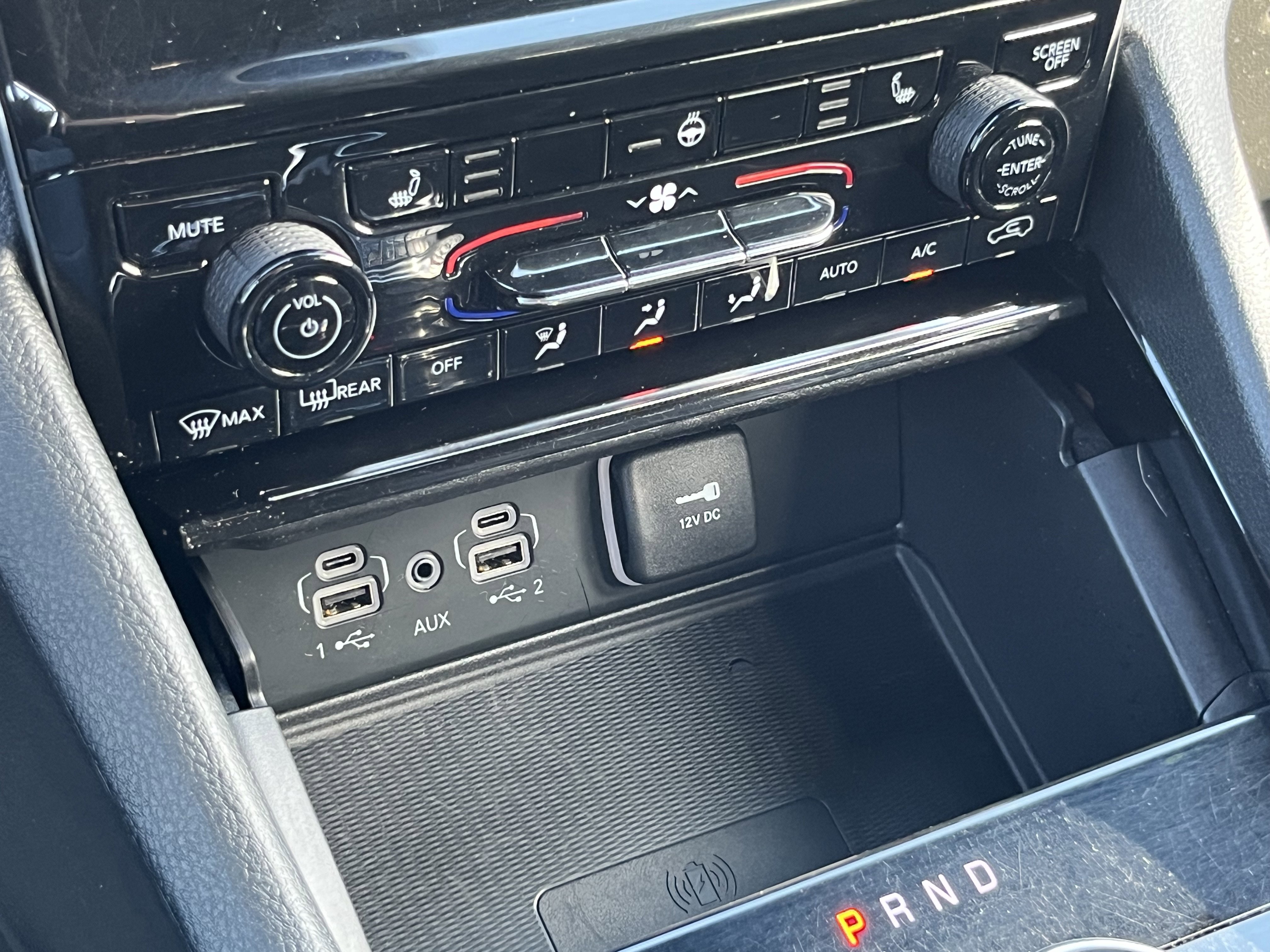 Used 2023 Jeep Grand Cherokee Altitude image 28