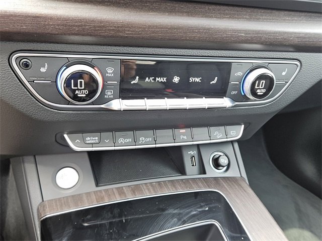 Used 2024 Audi Q5 2.0T Premium w/ Convenience Package image 23