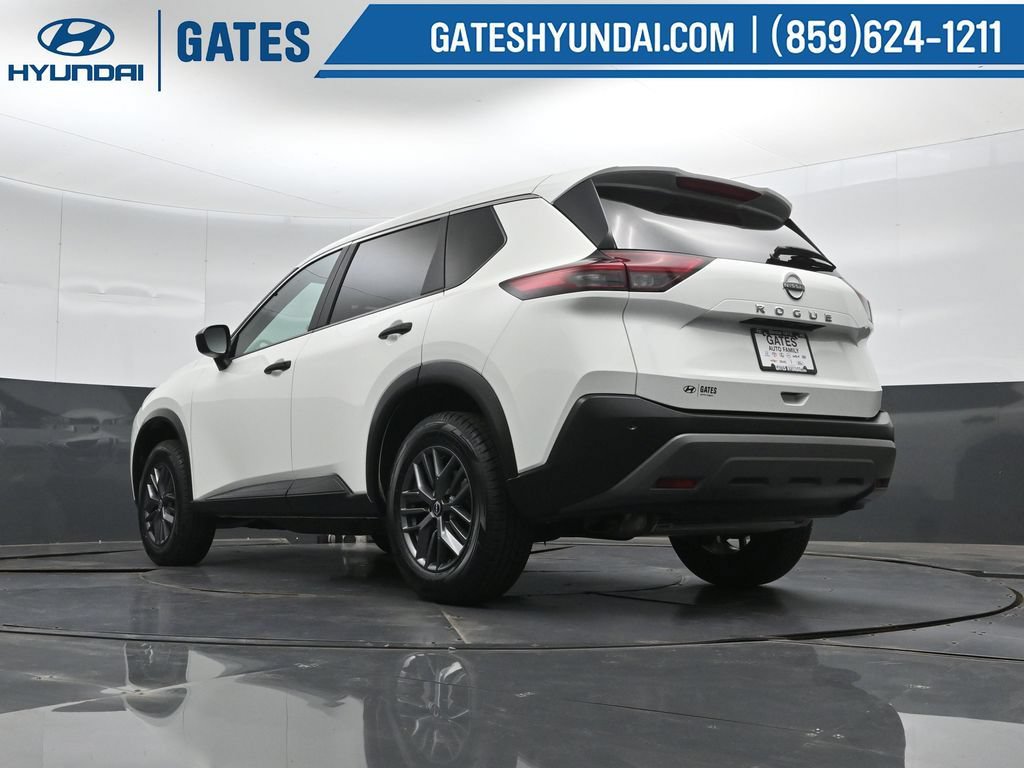 Used 2023 Nissan Rogue S FWD image 41