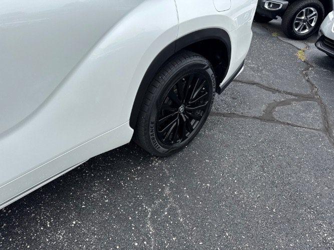 Used 2023 Toyota Highlander XSE AWD/4WD image 7