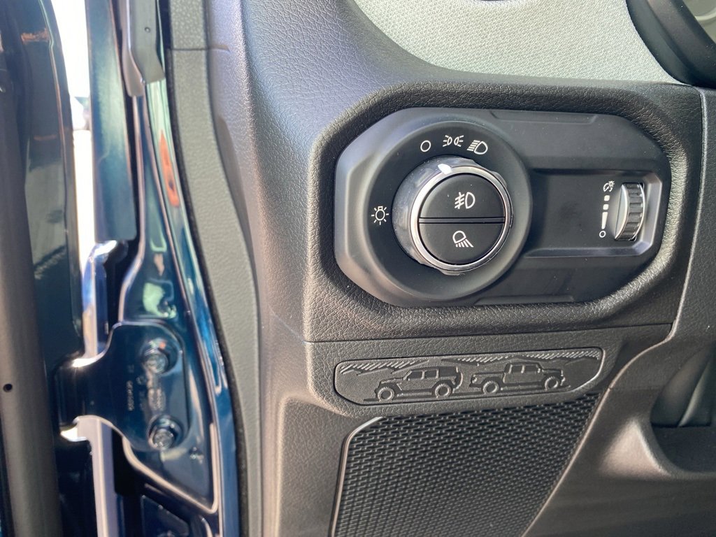 New 2025 Jeep Gladiator Sport image 15