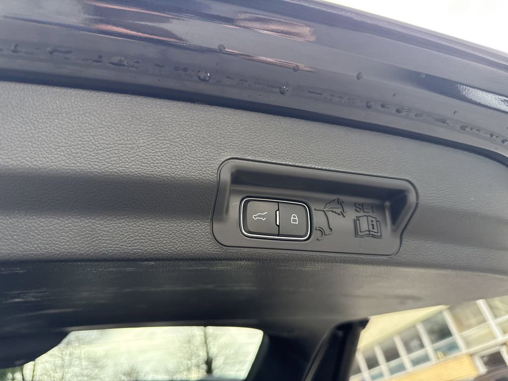 Used 2023 Ford Explorer XLT w/ Equipment Group 202A AWD/4WD image 36