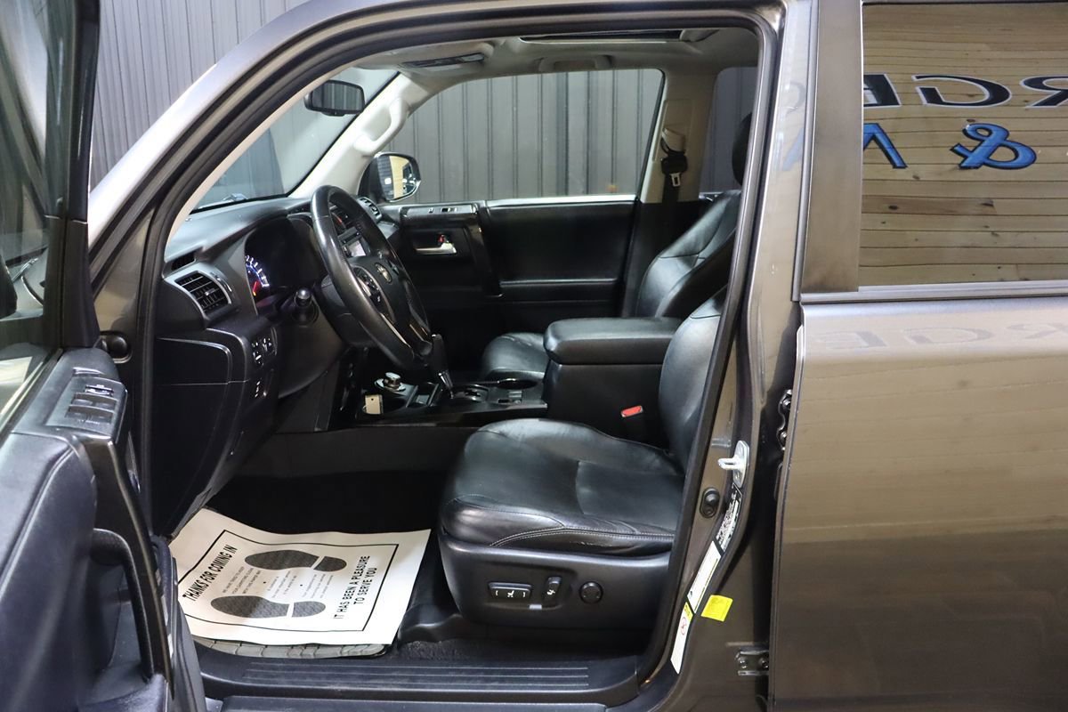 Used 2019 Toyota 4Runner Limited AWD/4WD image 34