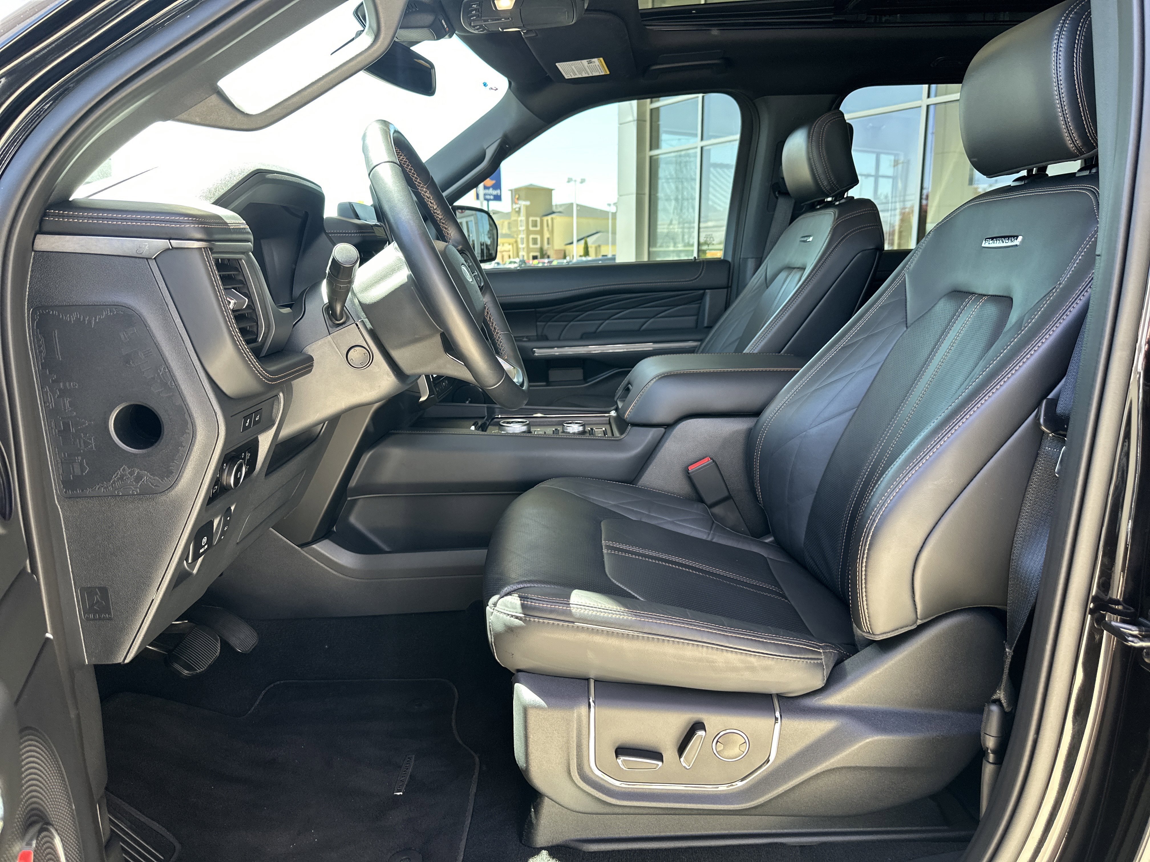Used 2024 Ford Expedition Platinum AWD/4WD image 11