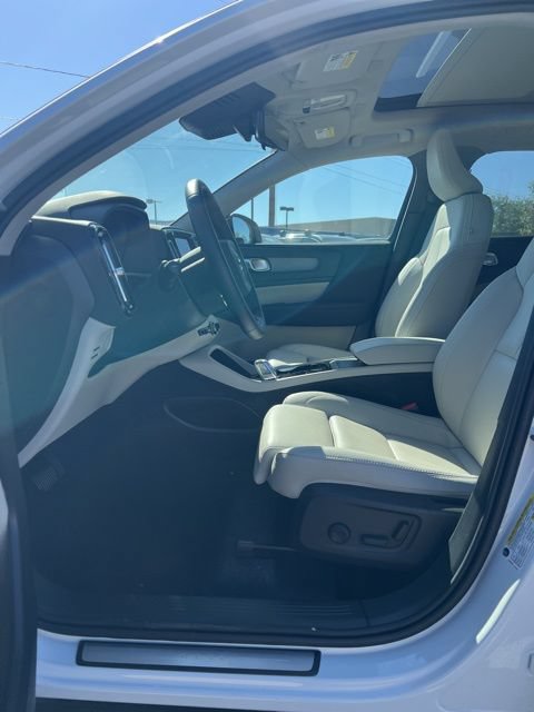 New 2026 Volvo XC40 B5 Plus w/ Climate Package AWD/4WD image 24