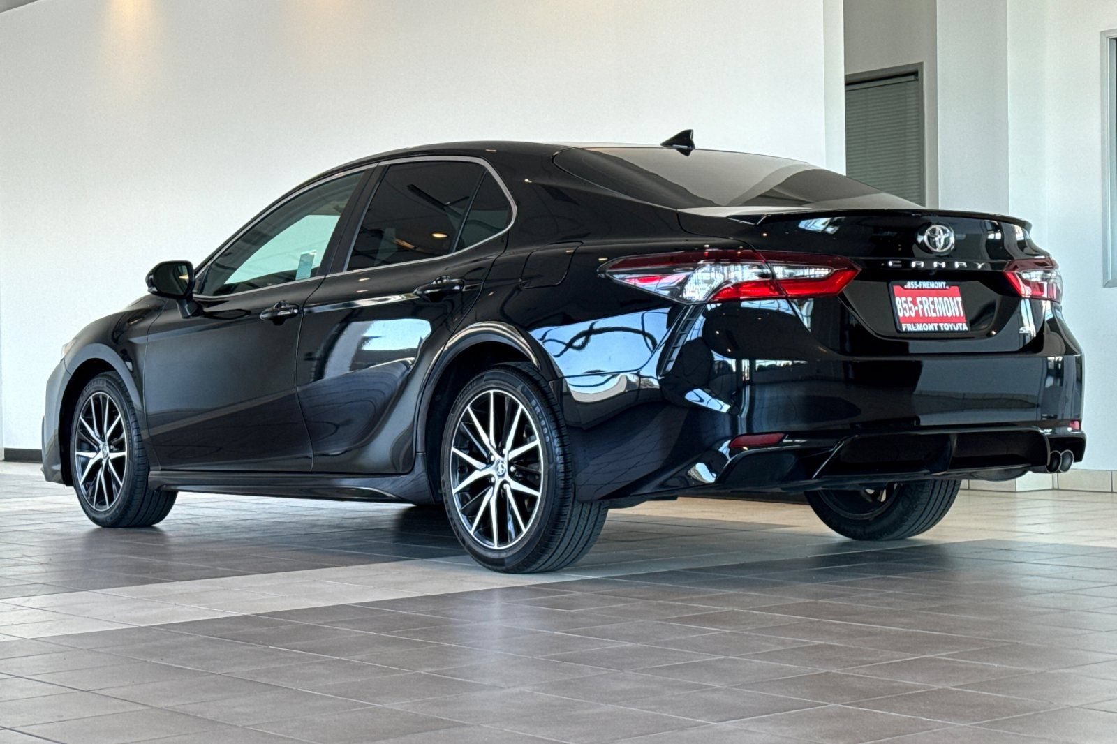 Certified 2023 Toyota Camry SE FWD image 6