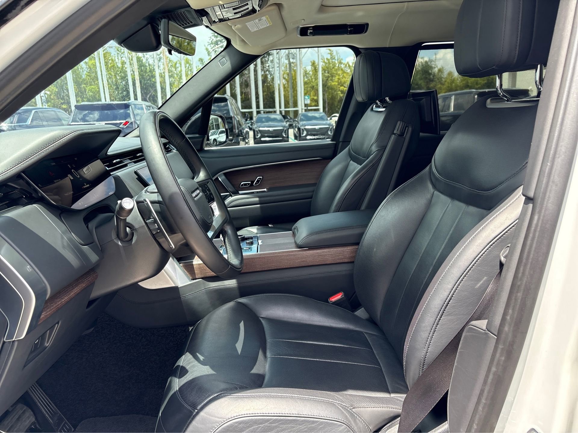Used 2023 Land Rover Range Rover Long Wheelbase Autobiography AWD/4WD image 9