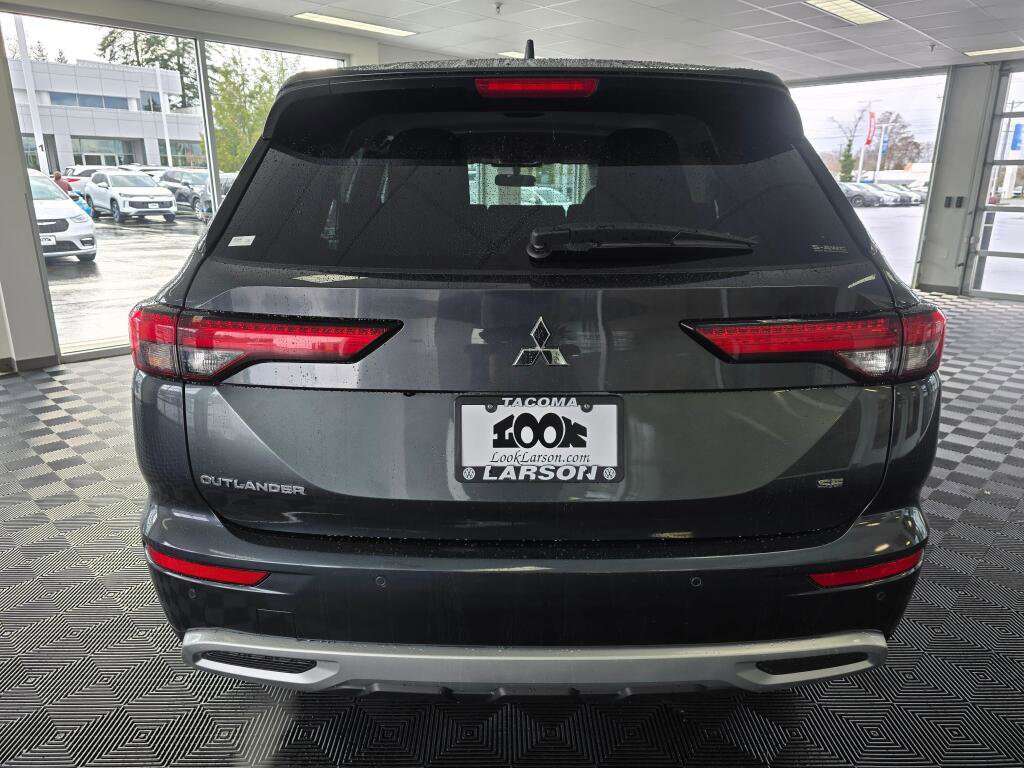 Used 2024 Mitsubishi Outlander SE image 5