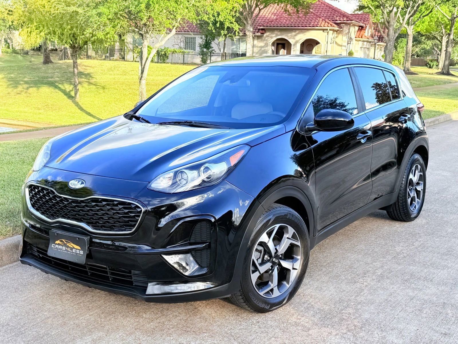 Used 2020 Kia Sportage LX image 2