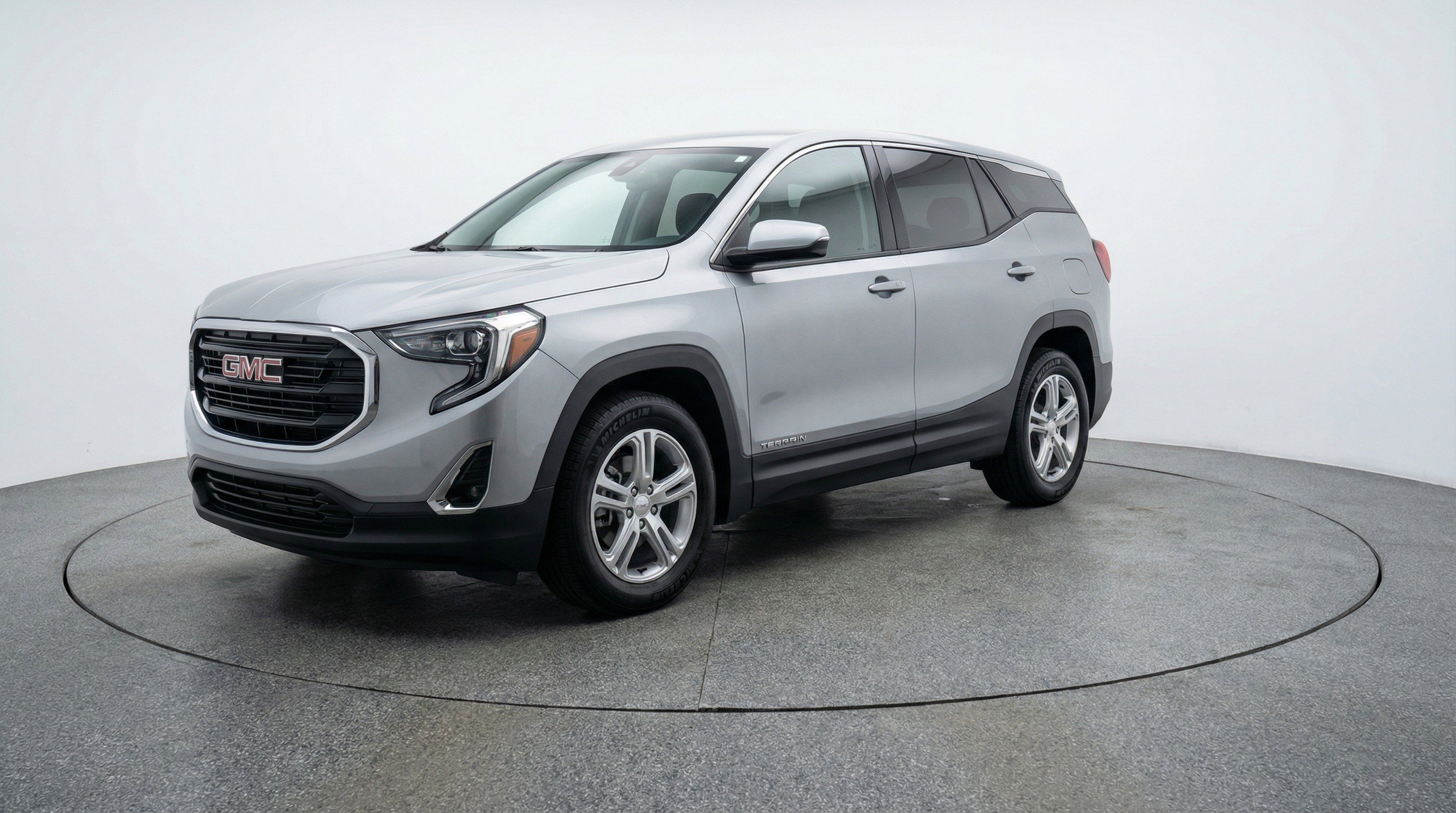 Used 2024 GMC Terrain SLE image 3