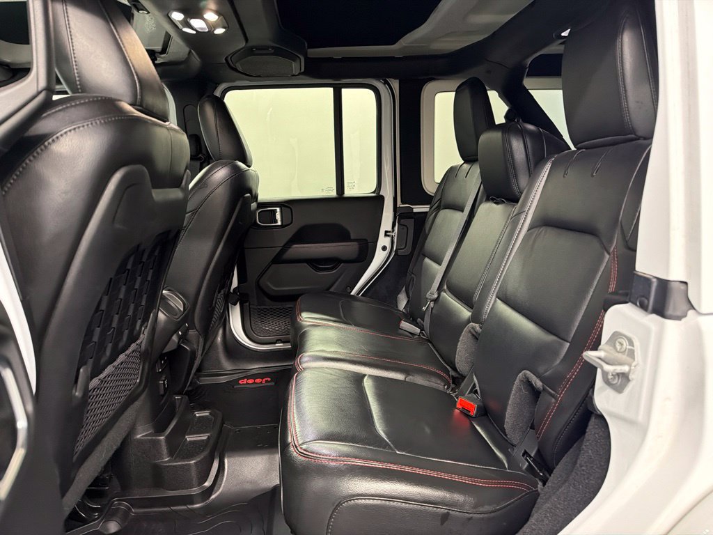Used 2022 Jeep Wrangler Unlimited Rubicon w/ LED Lighting Group AWD/4WD image 31
