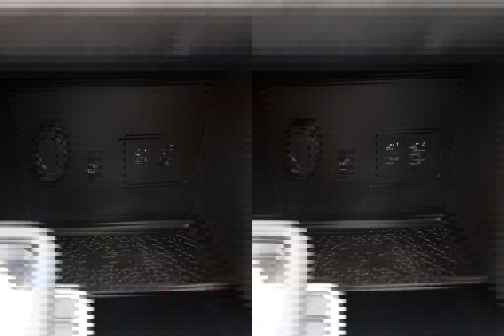 Used 2024 Nissan Pathfinder SL AWD/4WD image 25