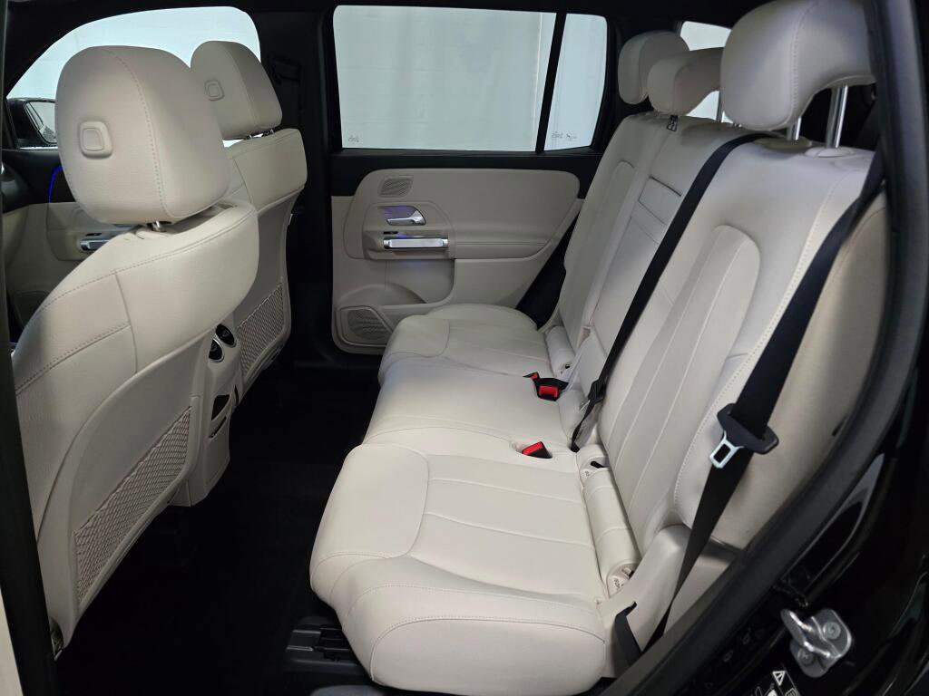 New 2026 Mercedes-Benz GLB 250 4MATIC image 18