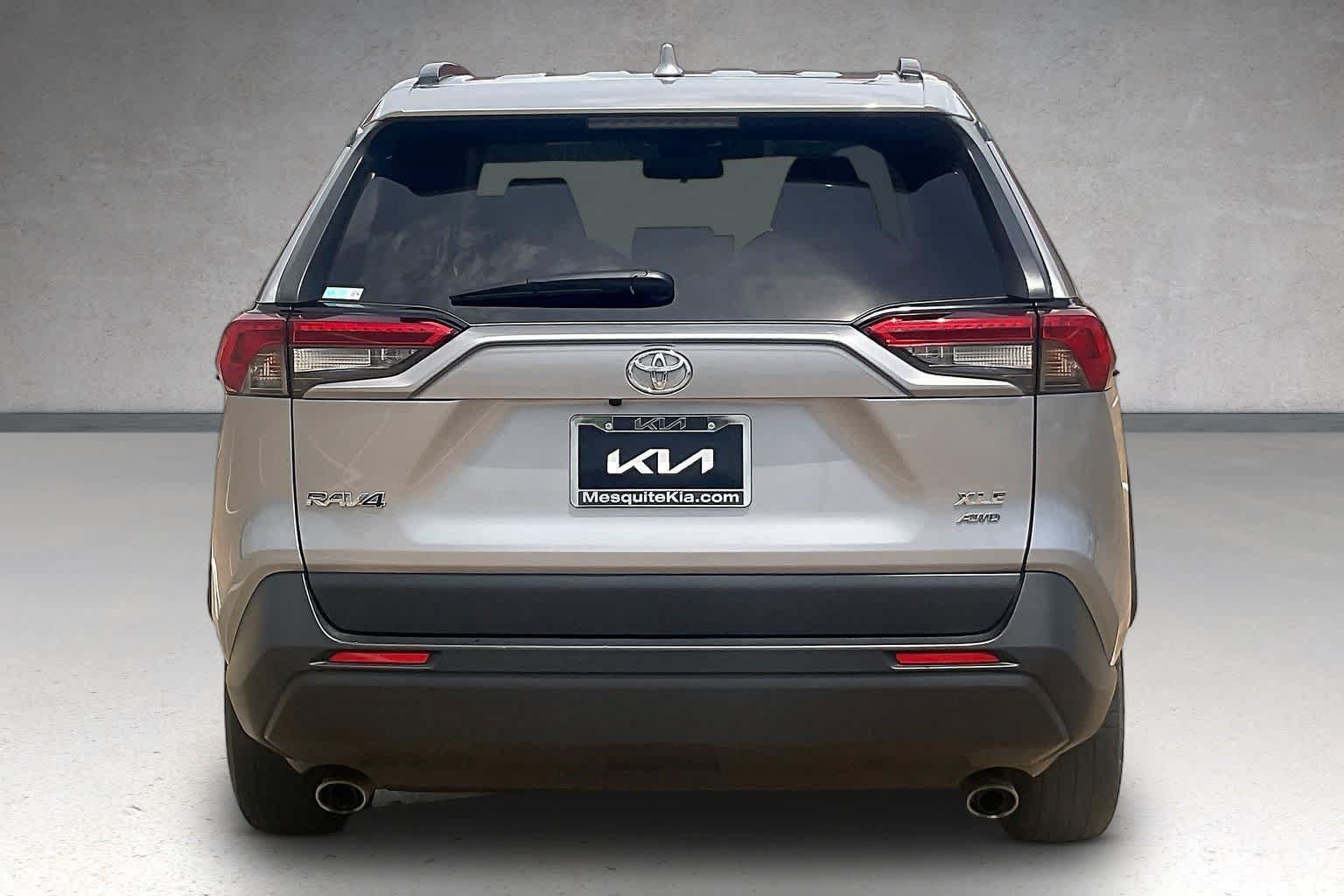 Used 2020 Toyota RAV4 XLE Premium AWD/4WD image 5