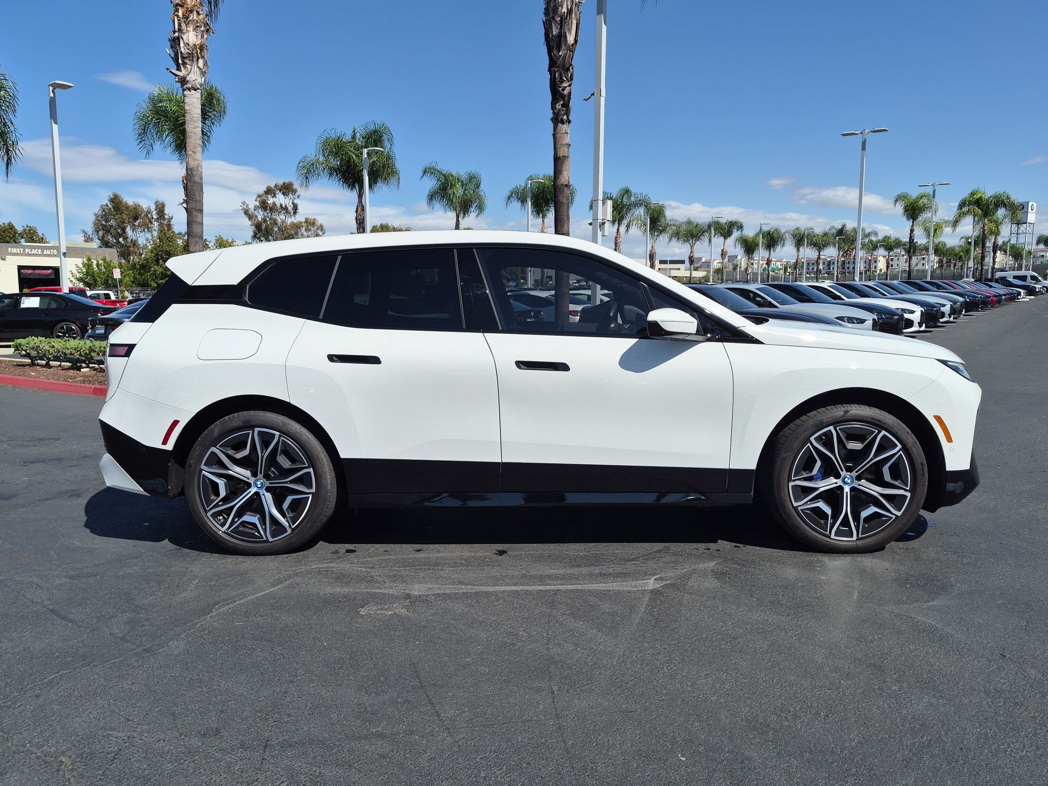 Certified 2025 BMW iX xDrive50 AWD/4WD image 11