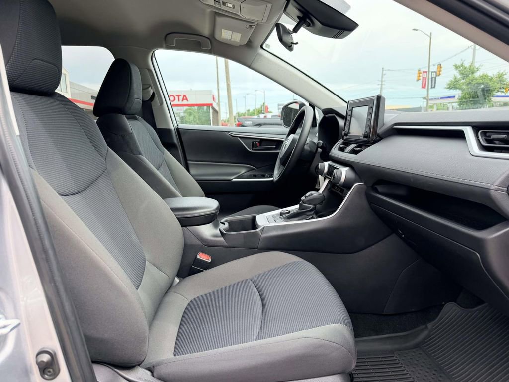 Certified 2022 Toyota RAV4 LE AWD/4WD image 13