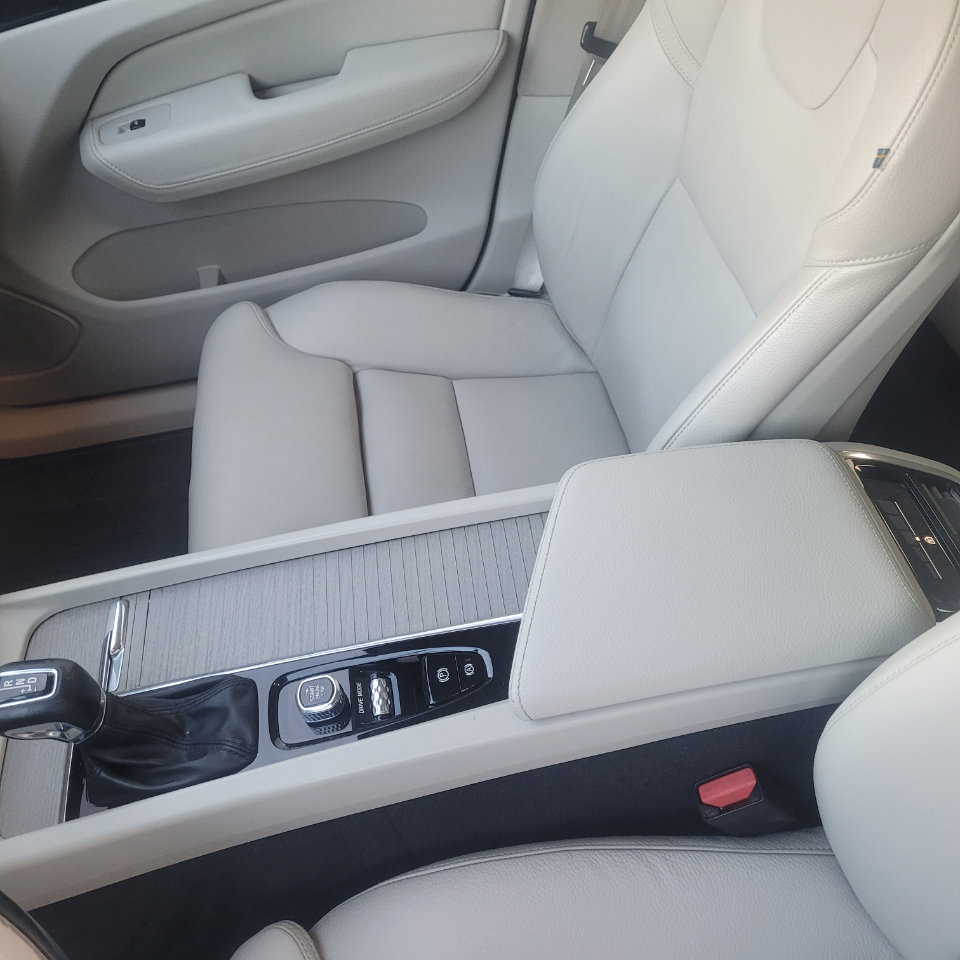 Used 2018 Volvo XC60 T5 Inscription image 15