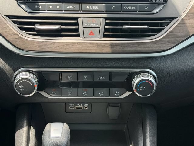 Used 2025 Nissan Altima 2.5 SV FWD image 15