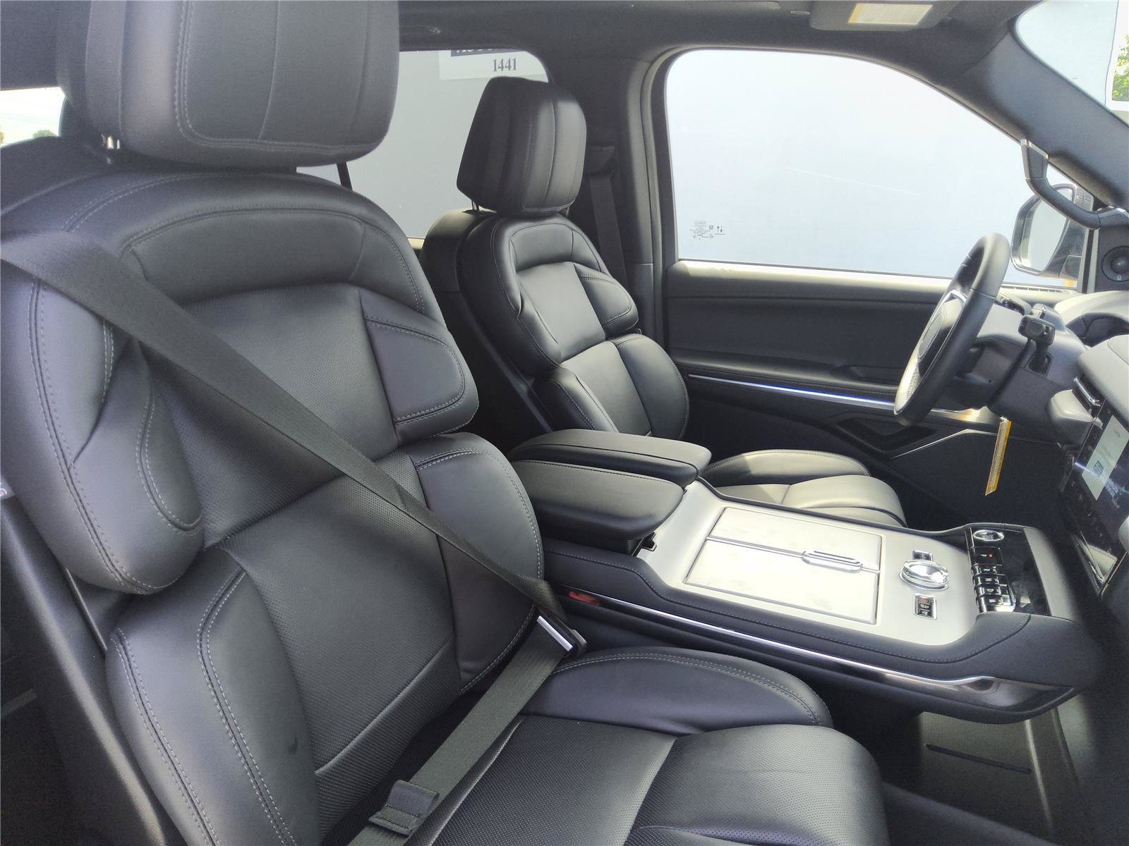 New 2027 Lincoln Navigator Reserve w/ Jet Appearance Package AWD/4WD image 35