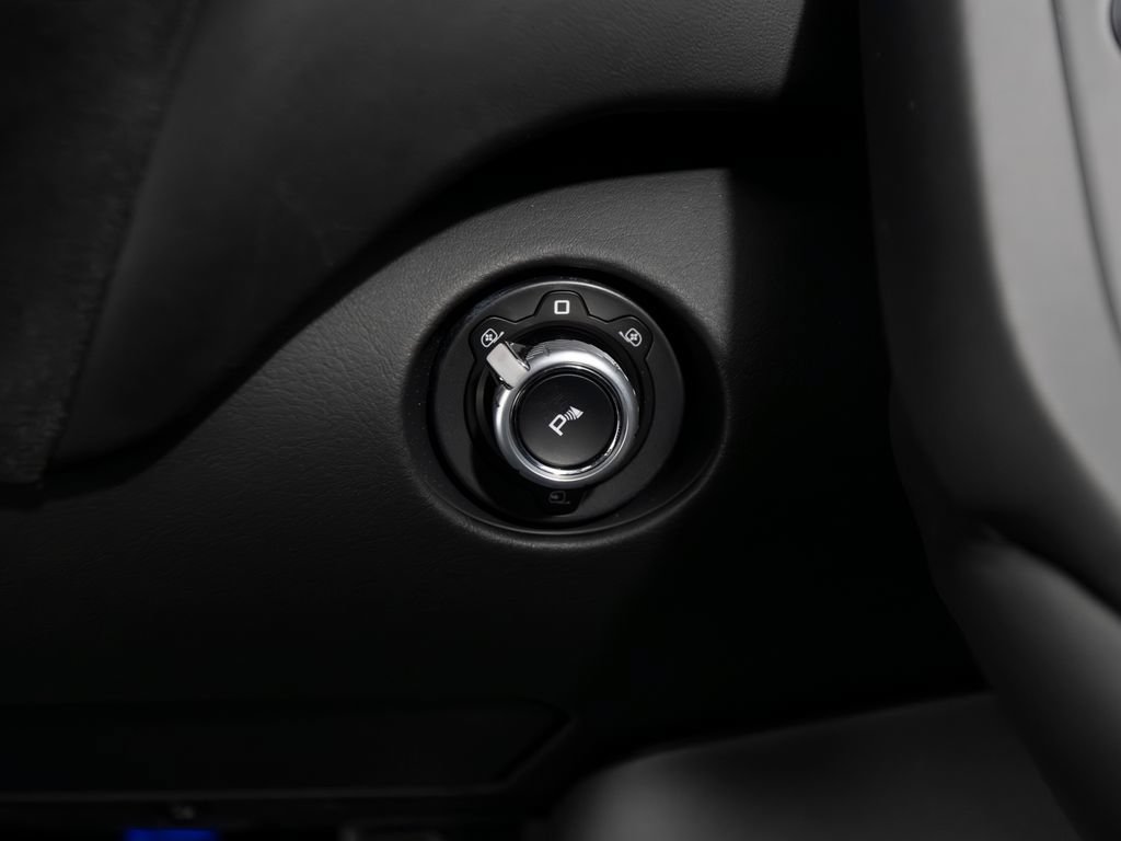 Used 2024 McLaren 750S Spider RWD image 20