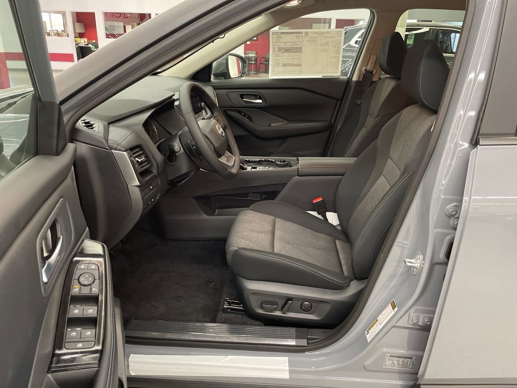 New 2026 Nissan Rogue SV image 7