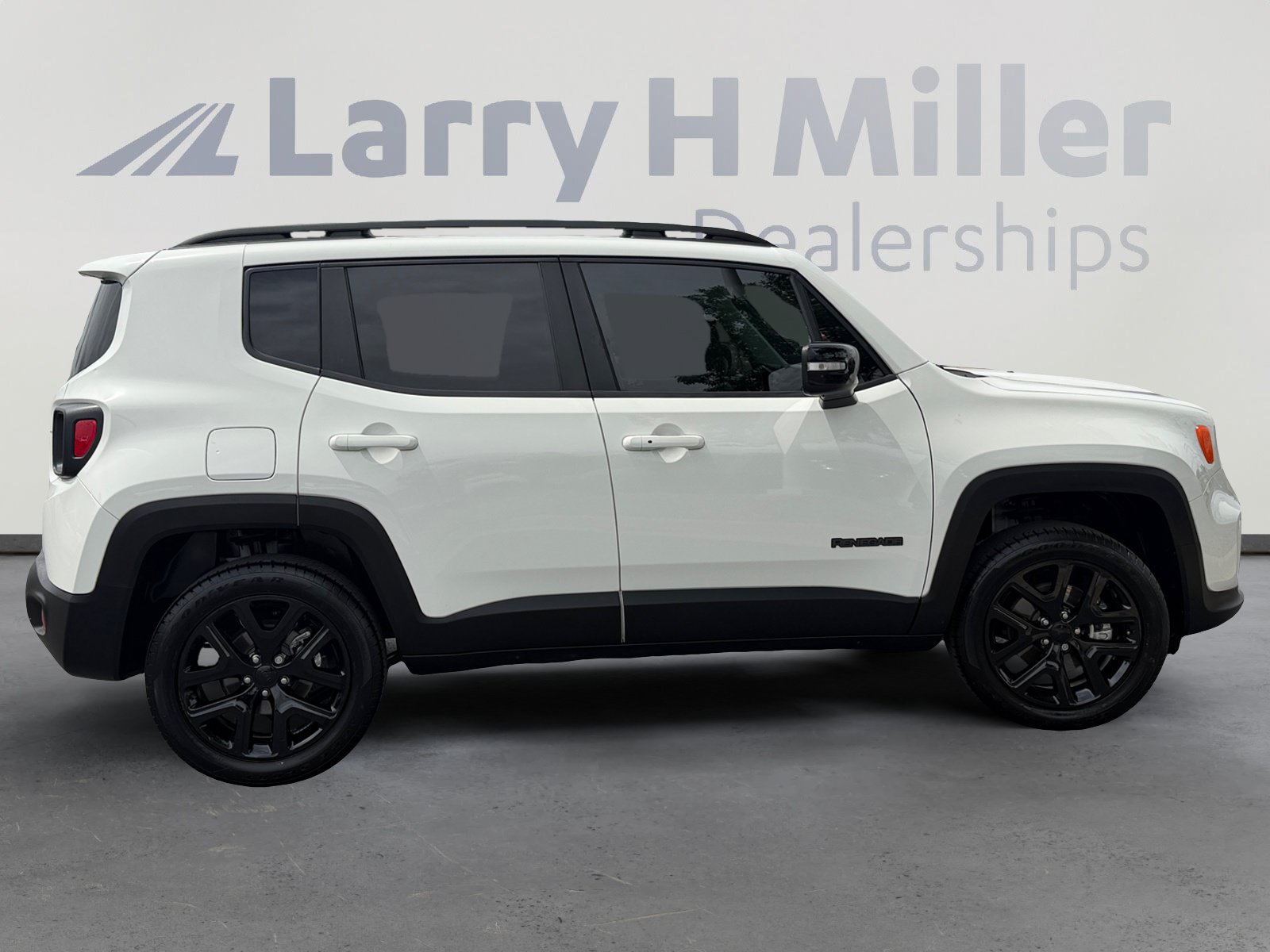 Used 2023 Jeep Renegade Altitude AWD/4WD image 6