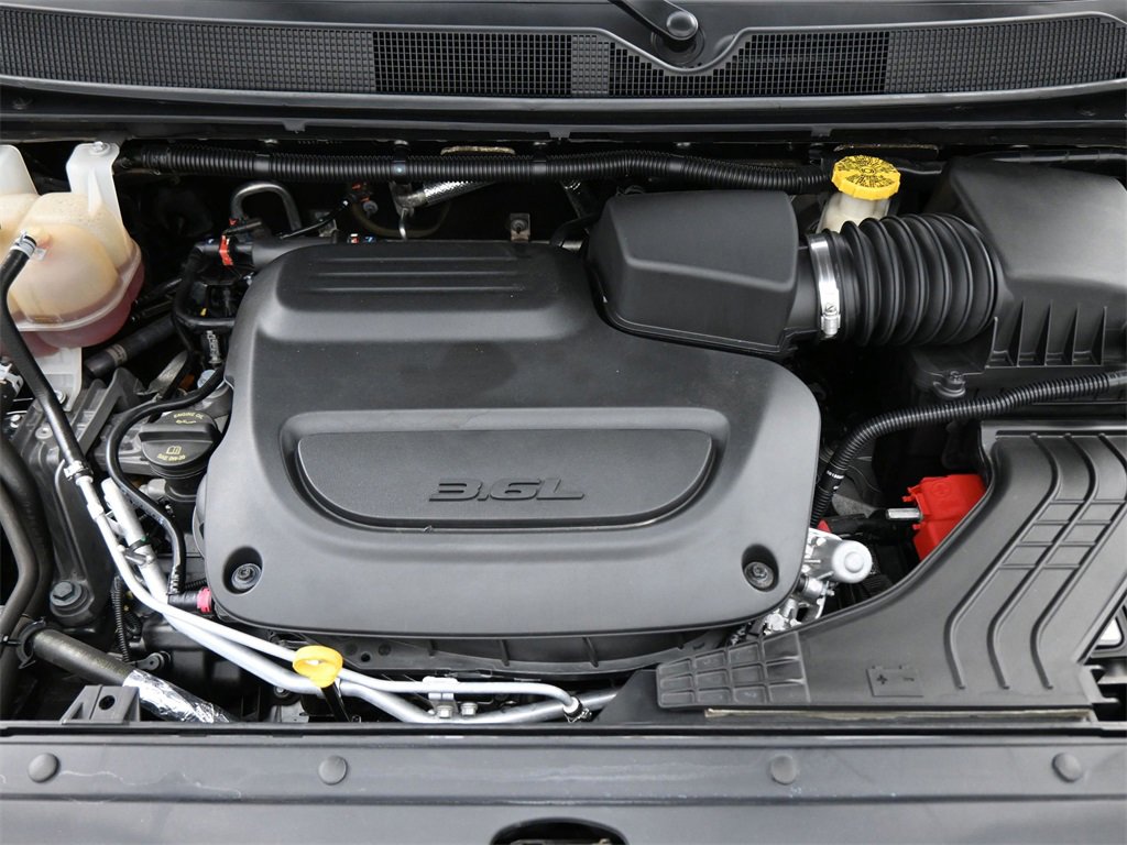 Used 2021 Chrysler Pacifica Touring-L image 22