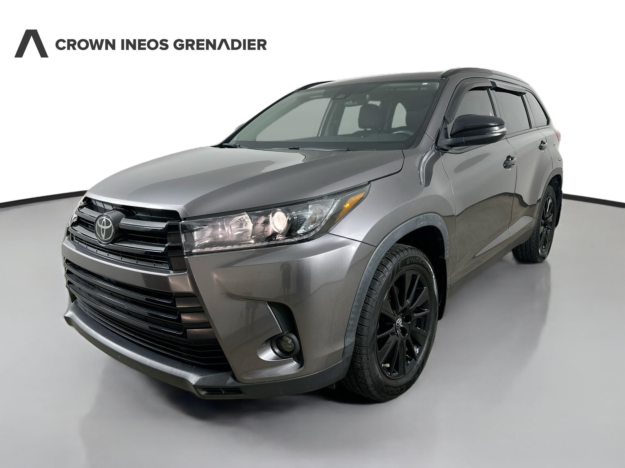 Used 2019 Toyota Highlander SE w/ Nightshade Edition AWD/4WD image 1