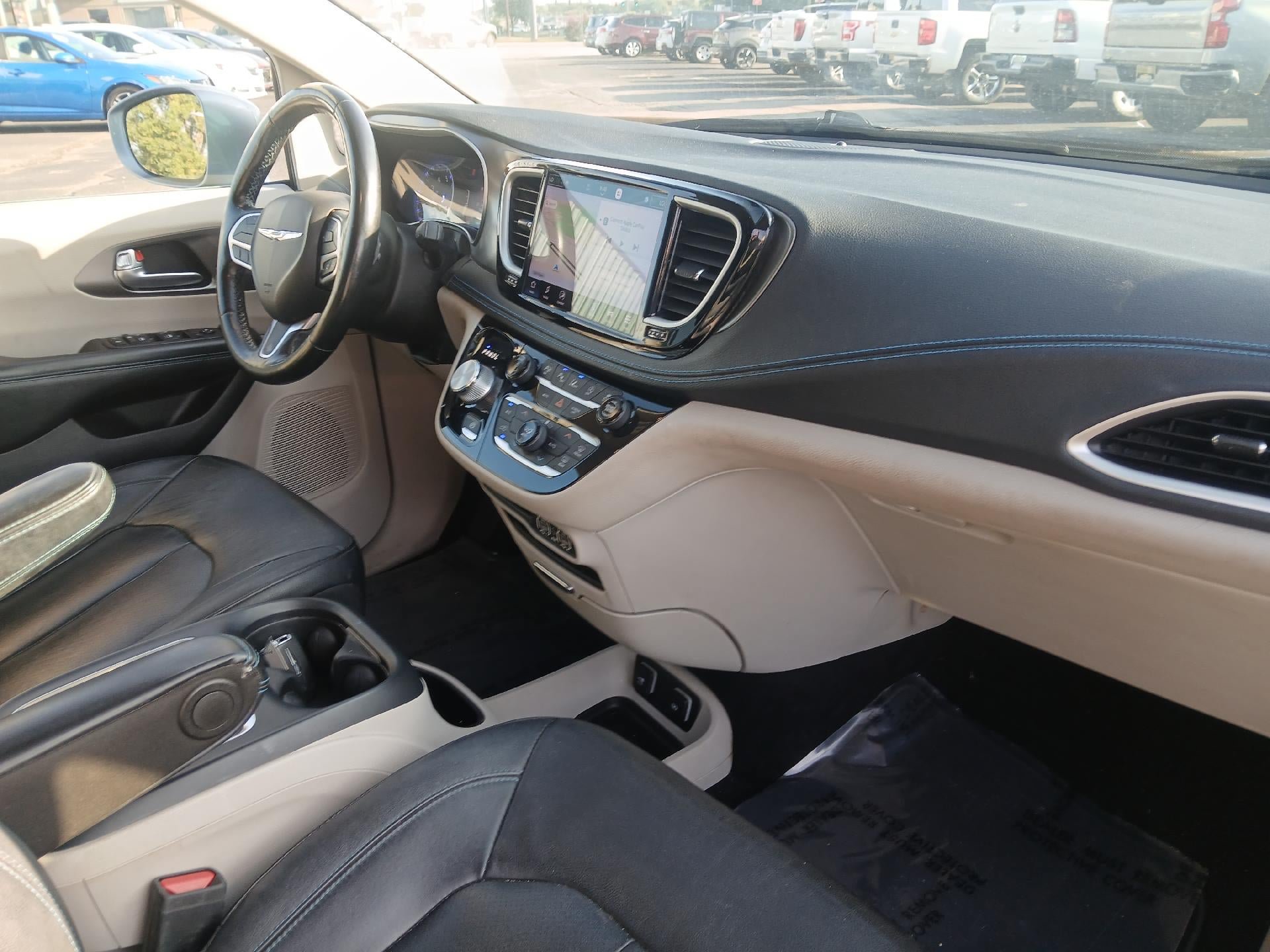 Used 2021 Chrysler Pacifica Touring-L w/ Premium & Safety Sphere Group FWD image 26