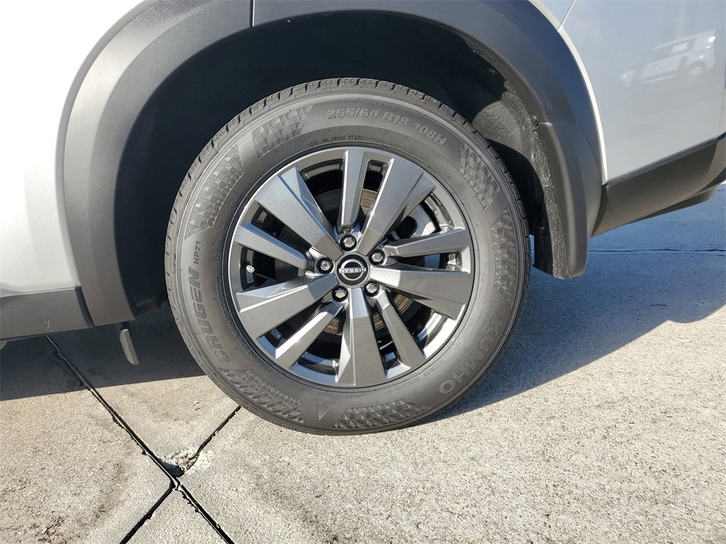 New 2025 Nissan Pathfinder SV w/ Cargo Package image 5