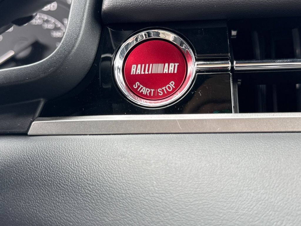 New 2026 Mitsubishi Outlander AWD image 17