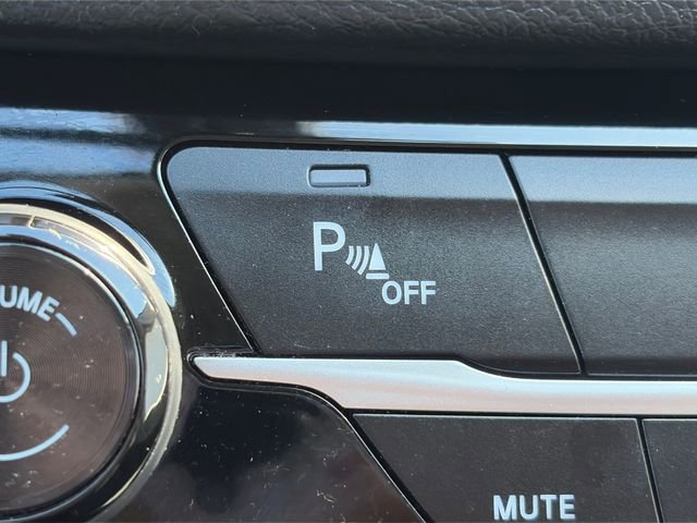Used 2019 Chrysler Pacifica L FWD image 42