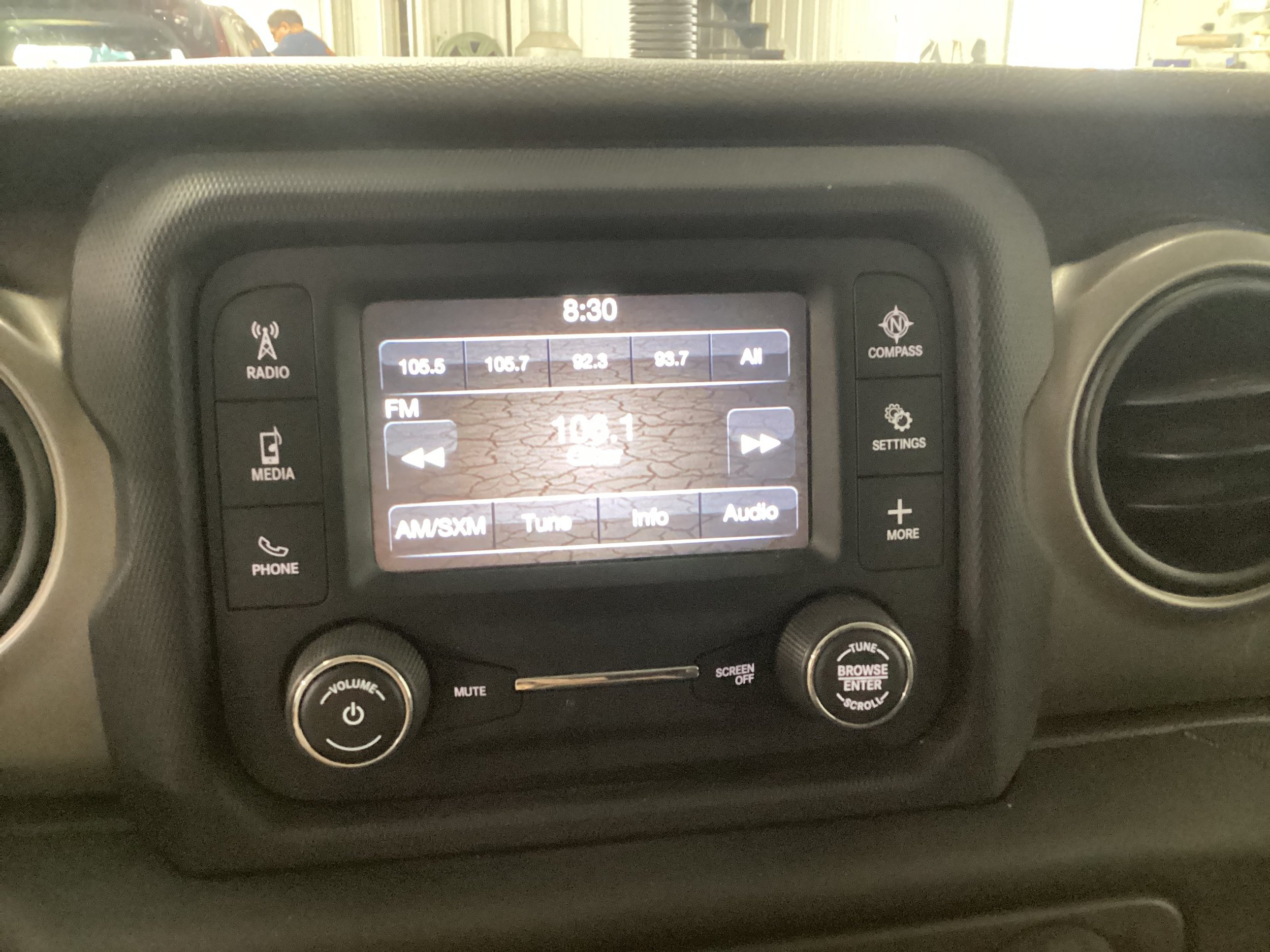 Used 2018 Jeep Wrangler Unlimited Sport AWD/4WD image 21