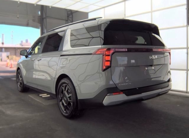 Certified 2025 Kia Carnival EX FWD image 4