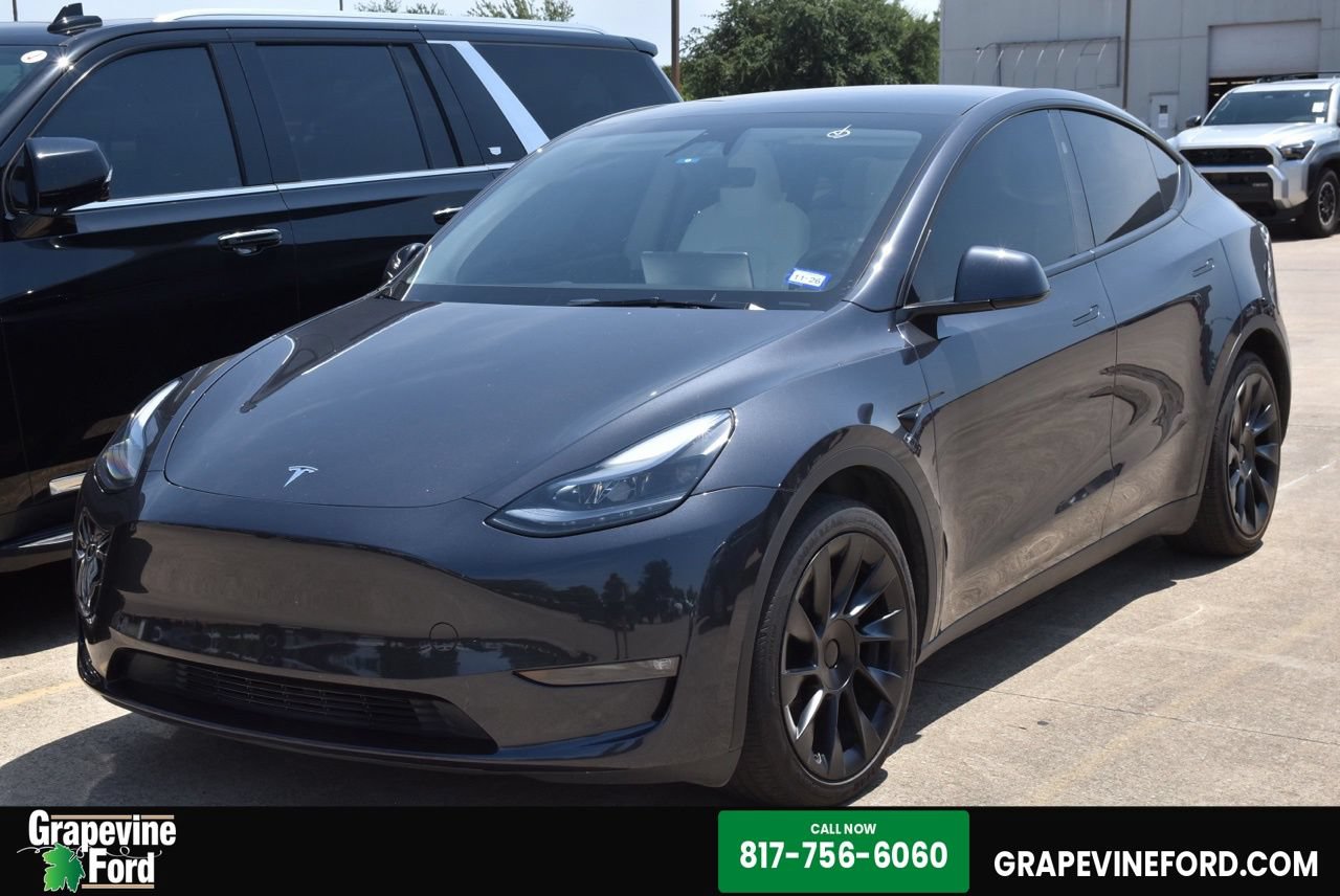 Used 2025 Tesla Model Y Long Range AWD/4WD image 1