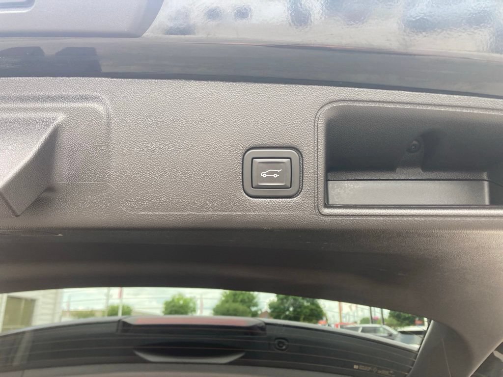 Certified 2024 GMC Terrain SLE w/ Driver Convenience Package AWD/4WD image 11