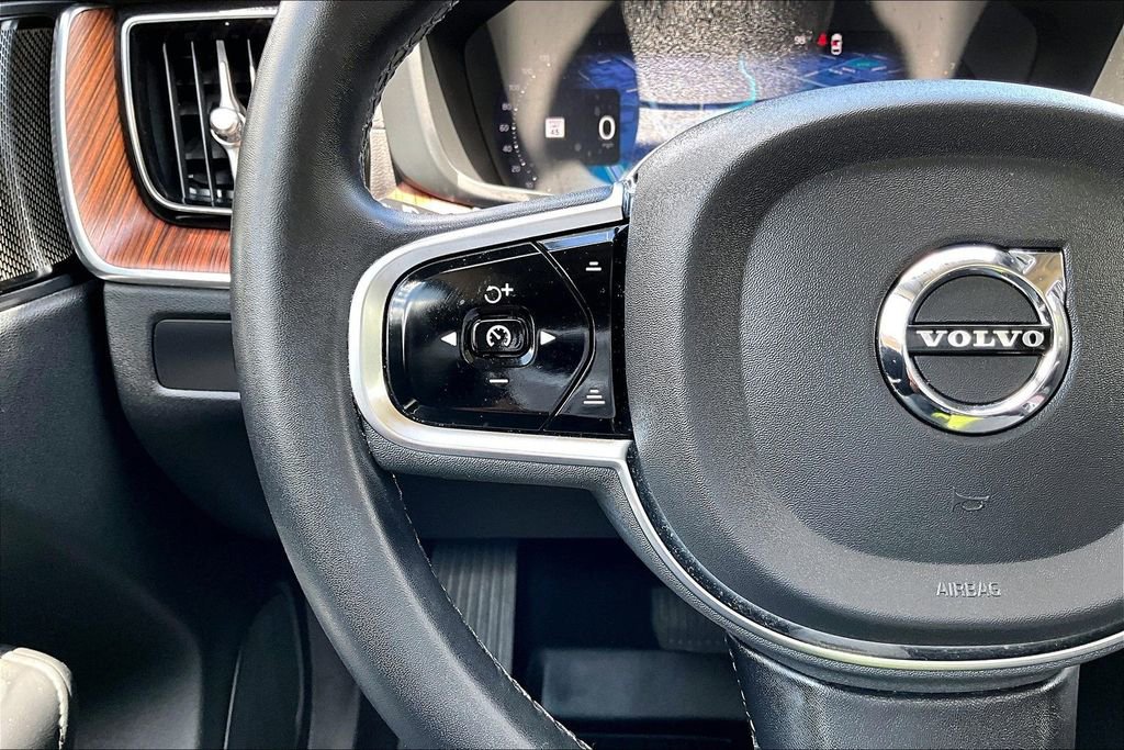 Used 2023 Volvo XC60 B5 Ultimate FWD image 26