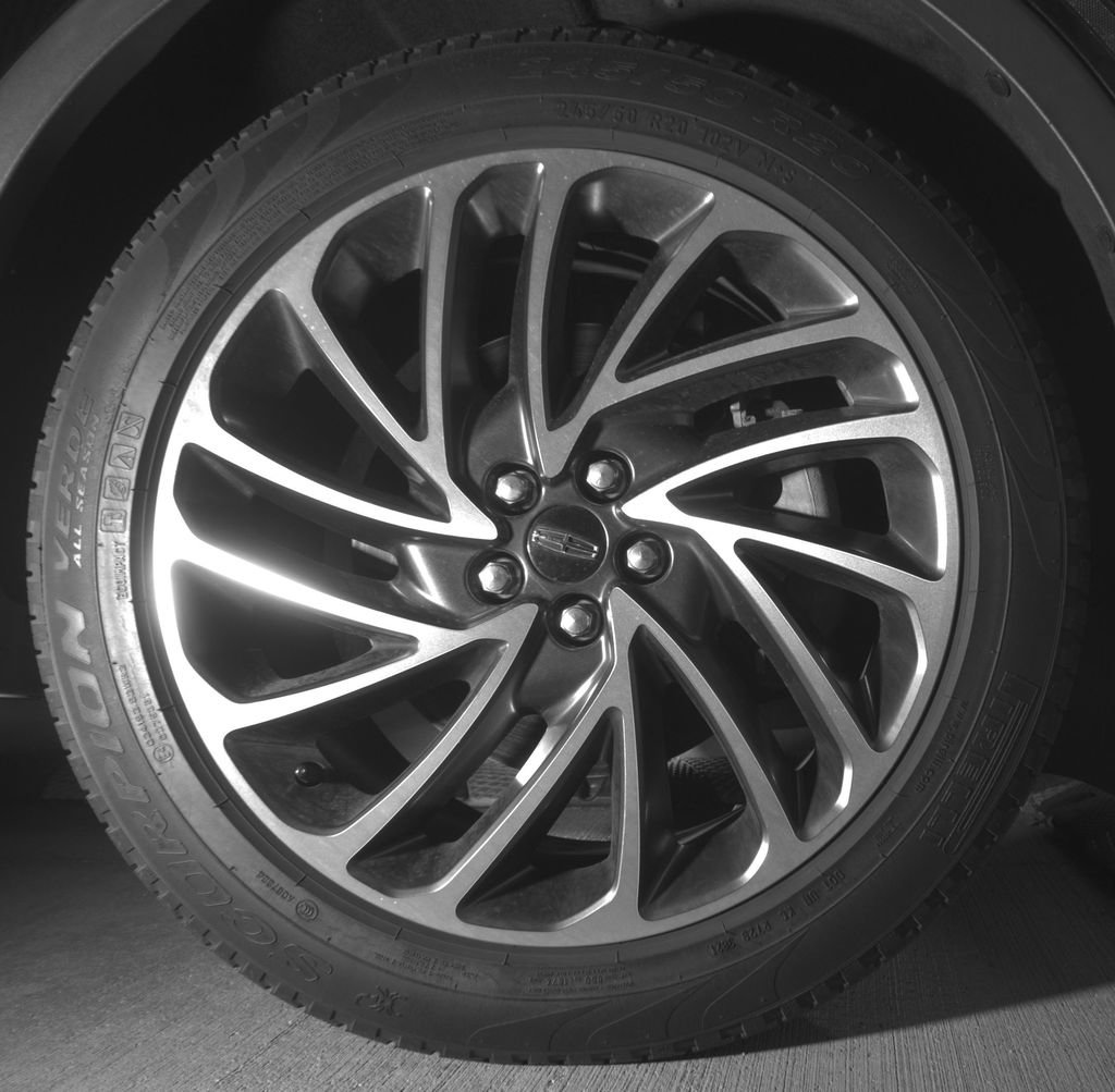 Used 2019 Lincoln Nautilus Reserve w/ Driver Assistance Package FWD image 11
