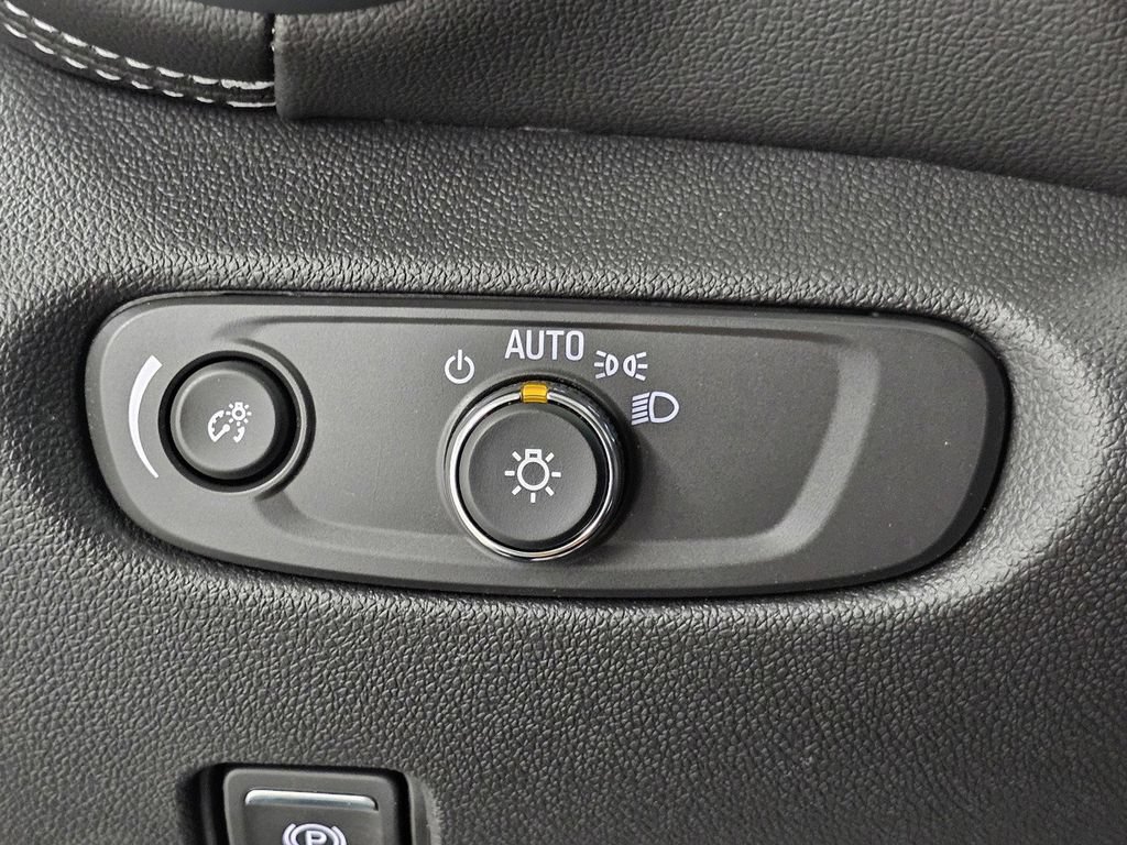 Used 2026 Chevrolet Blazer LT FWD image 30