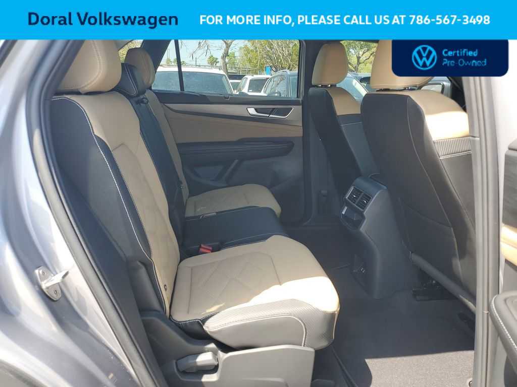 Certified 2024 Volkswagen Atlas Cross Sport SE w/ Panoramic Sunroof Package FWD image 30