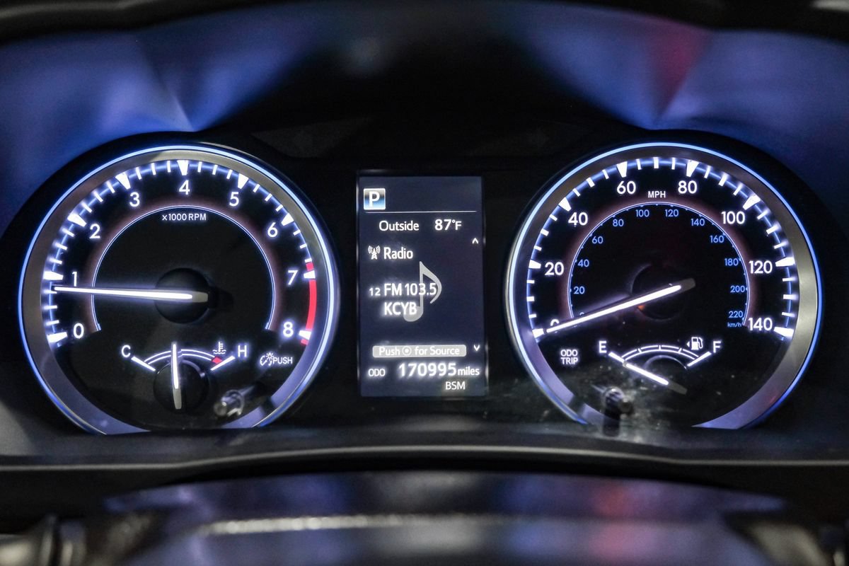 Used 2018 Toyota Highlander XLE FWD image 18