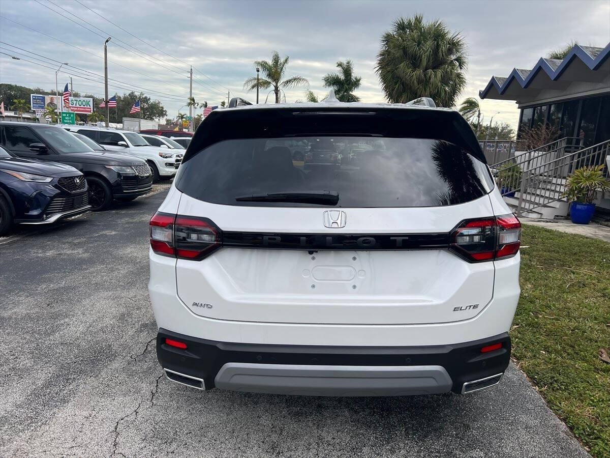 Used 2025 Honda Pilot Elite image 6