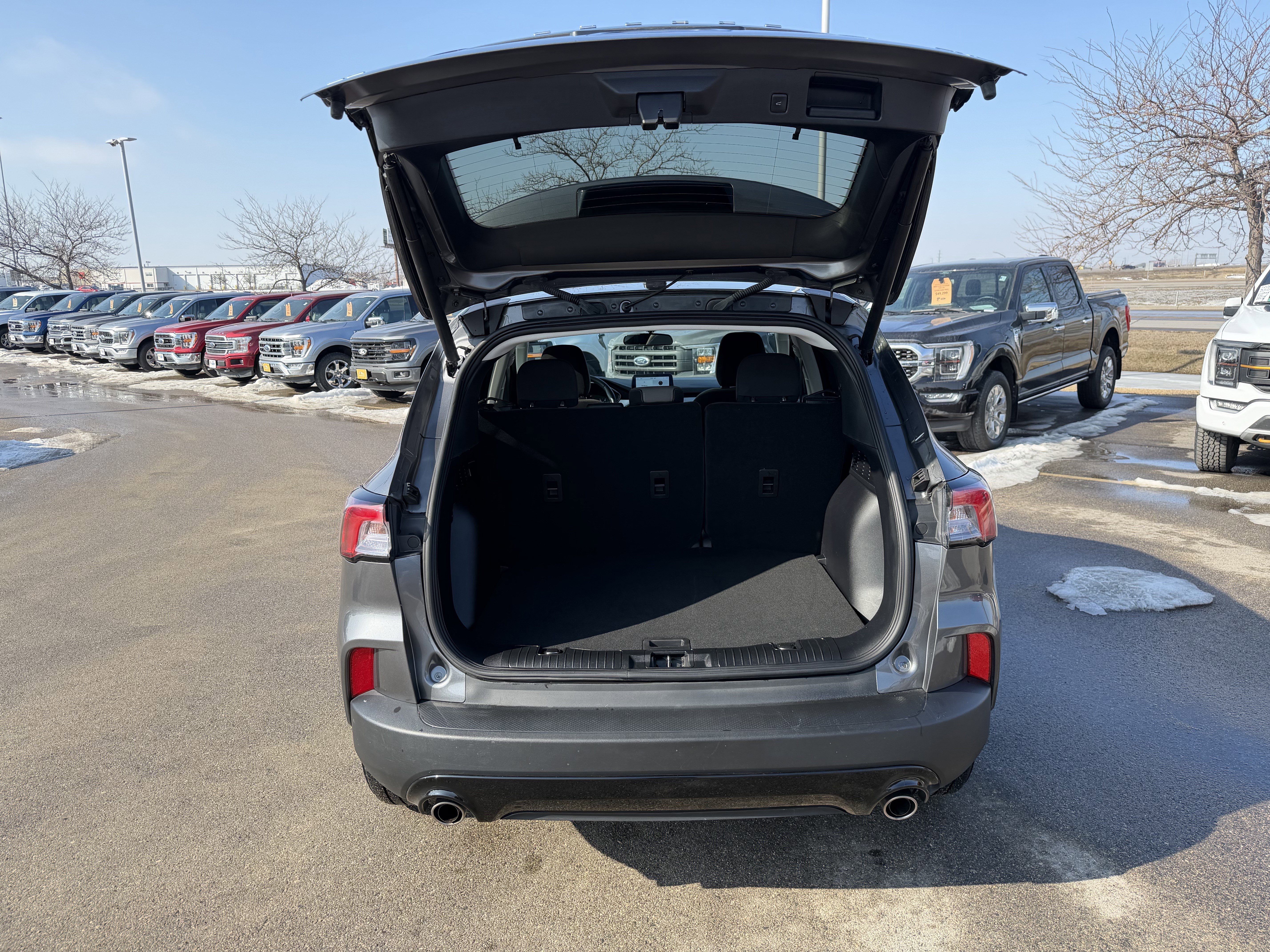 Certified 2022 Ford Escape SE w/ SE Sport Appearance Package image 22